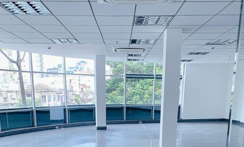 Cho thuê toà nhà đường Huỳnh Thúc Kháng Quận 1