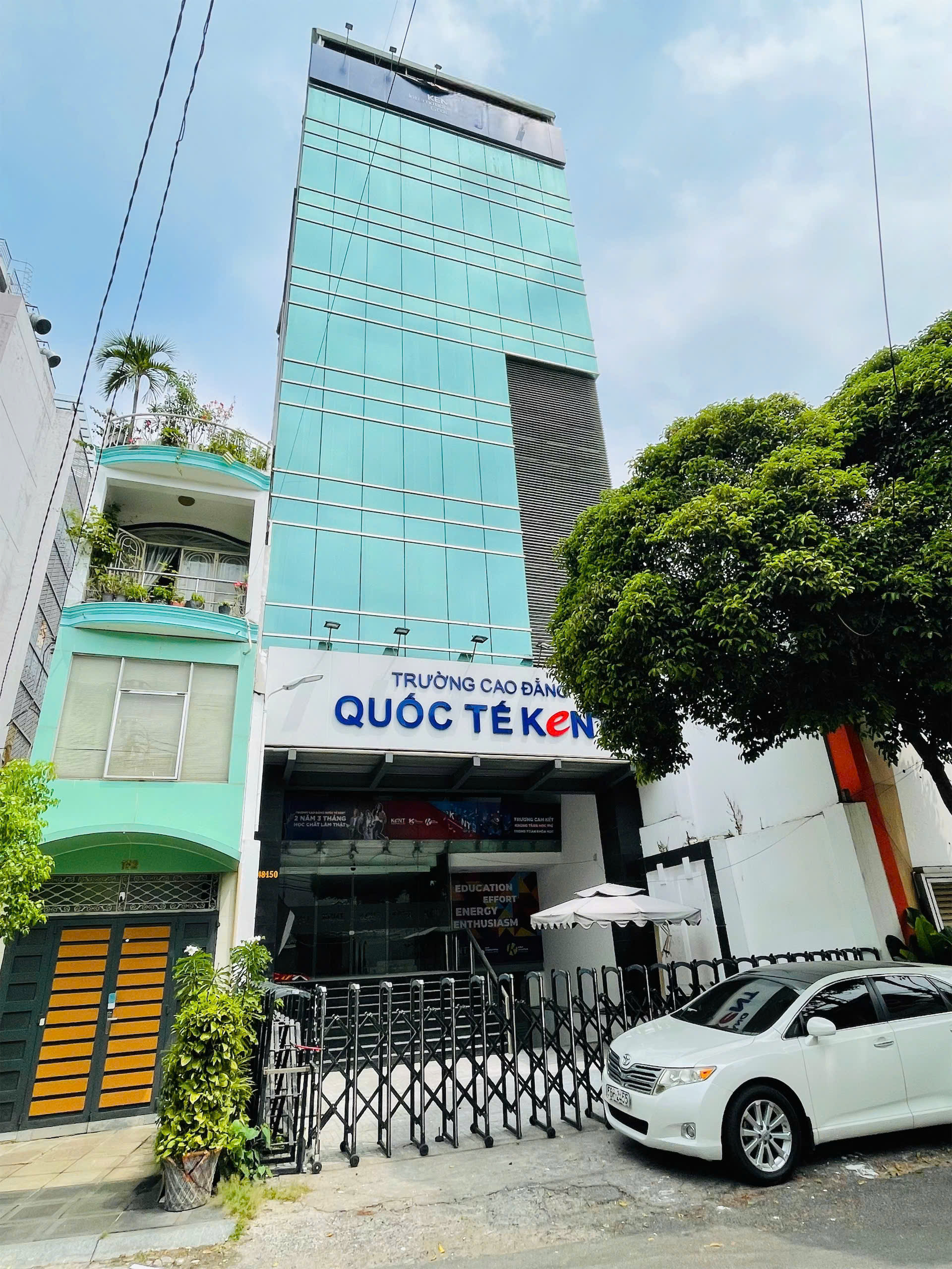 Cho Thuê Tòa Nhà Mặt Tiền Đường Nguyễn Đình Chính Quận Phú Nhuận