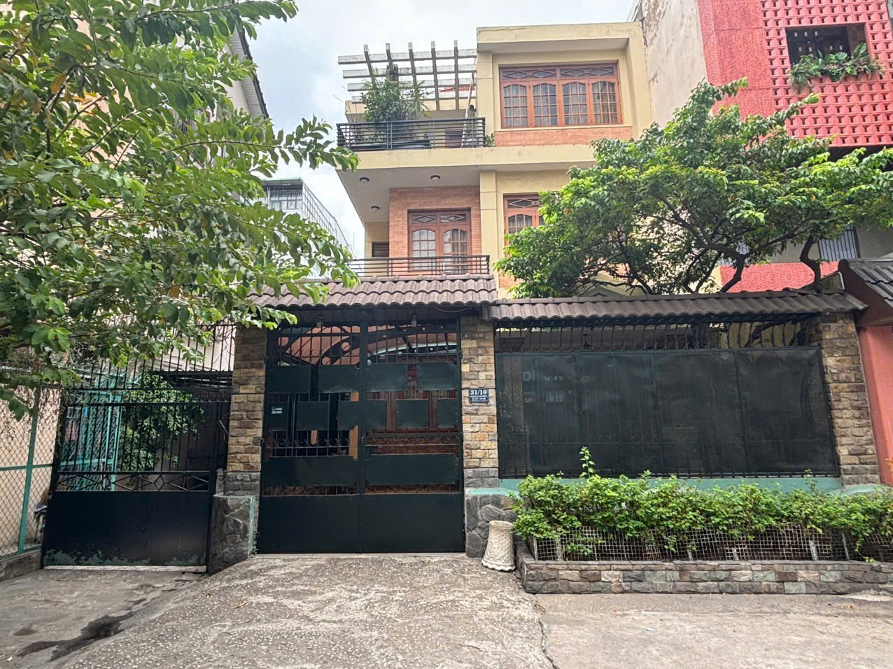 Nhà góc 3 mặt tiền đường Hoàng Dư Khương diện tích: 7,9x23m 3 tầng