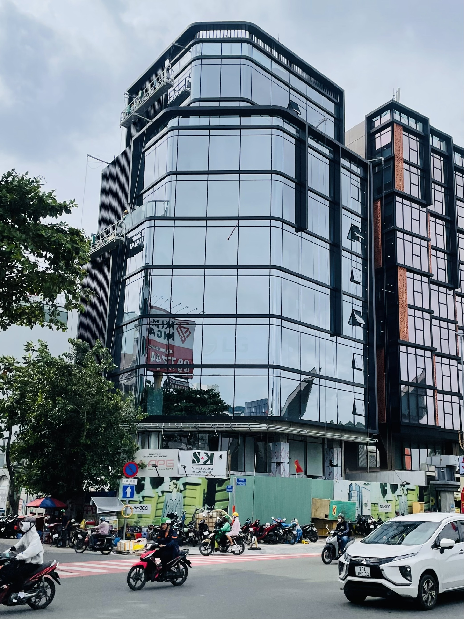 Tòa nhà cho thuê 2 mặt tiền đường Phan Đình Giót Quận Tân Bình