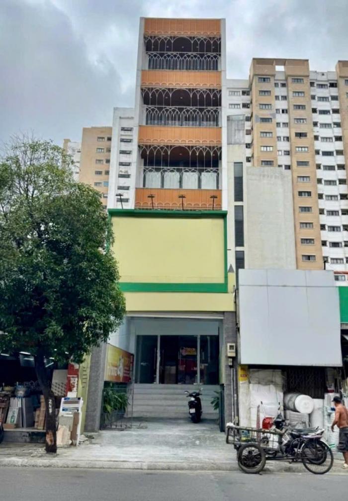 Tòa nhà cho thuê 2 mặt tiền trước sau đường Lạc Long Quân Quận Tân Bình