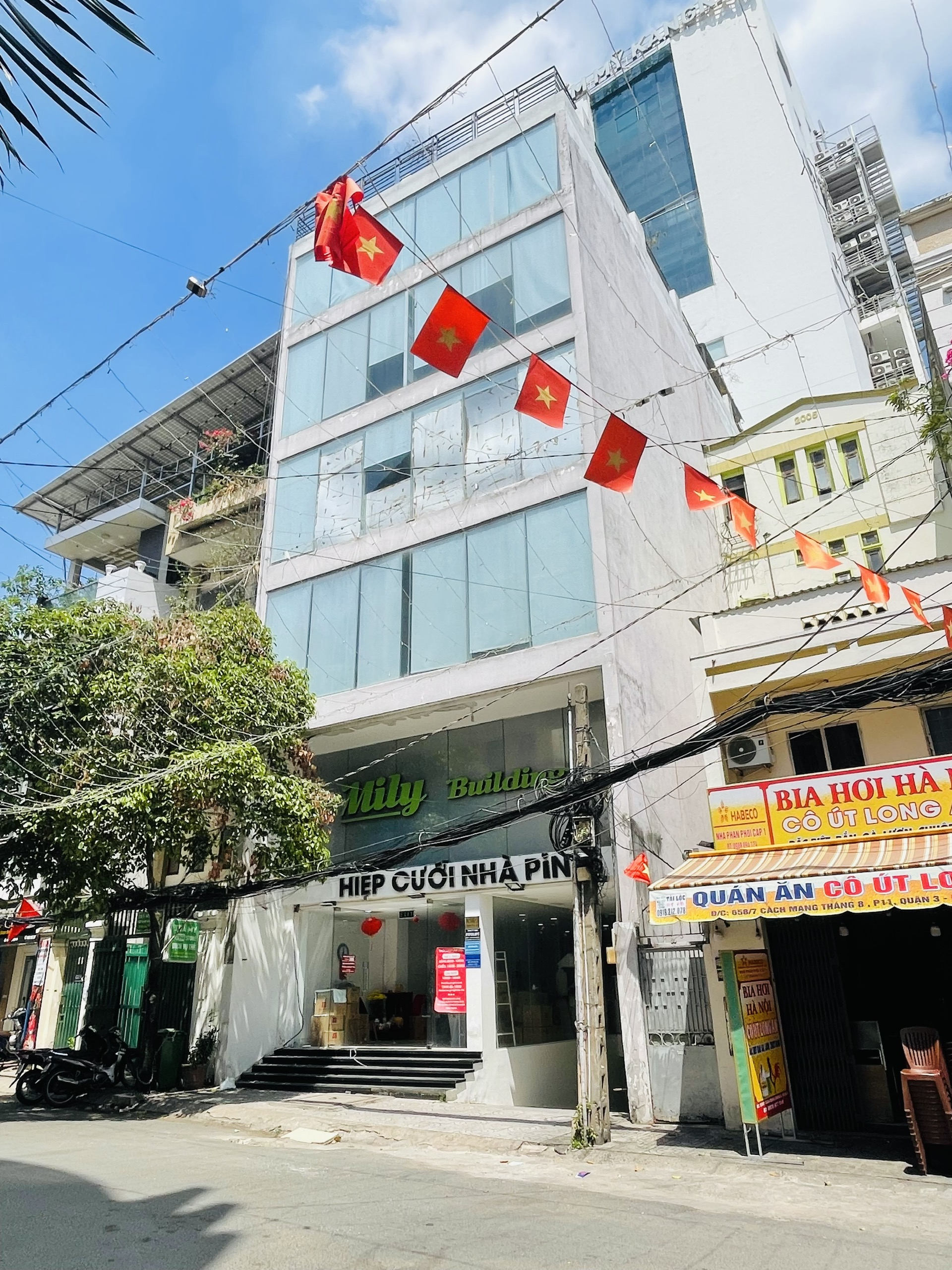 Tòa Nhà Cho Thuê Đường Cách Mạng Tháng 8 Quận 3