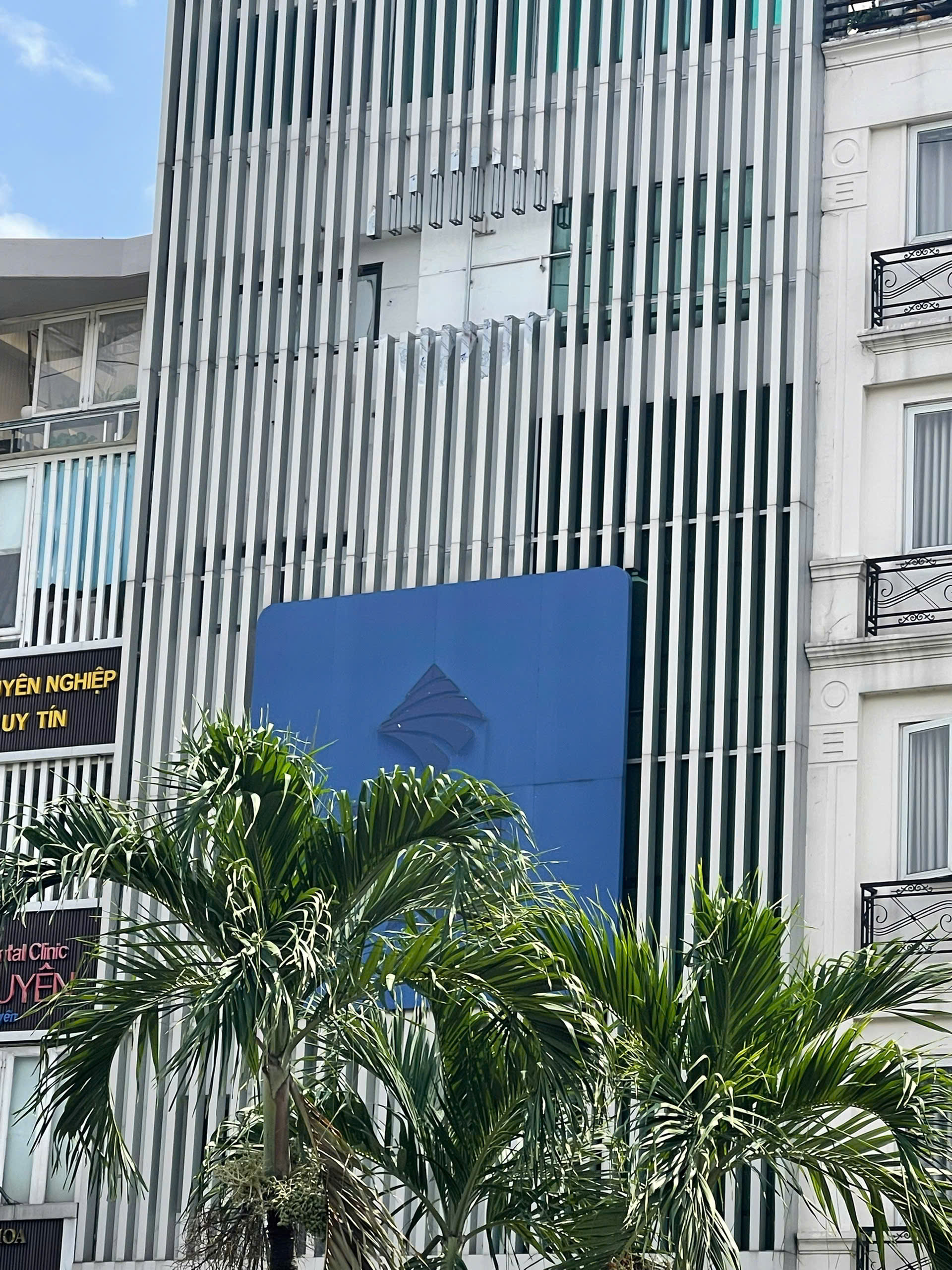 Tòa nhà cho thuê đường Phan Xích Long quận Phú Nhuận