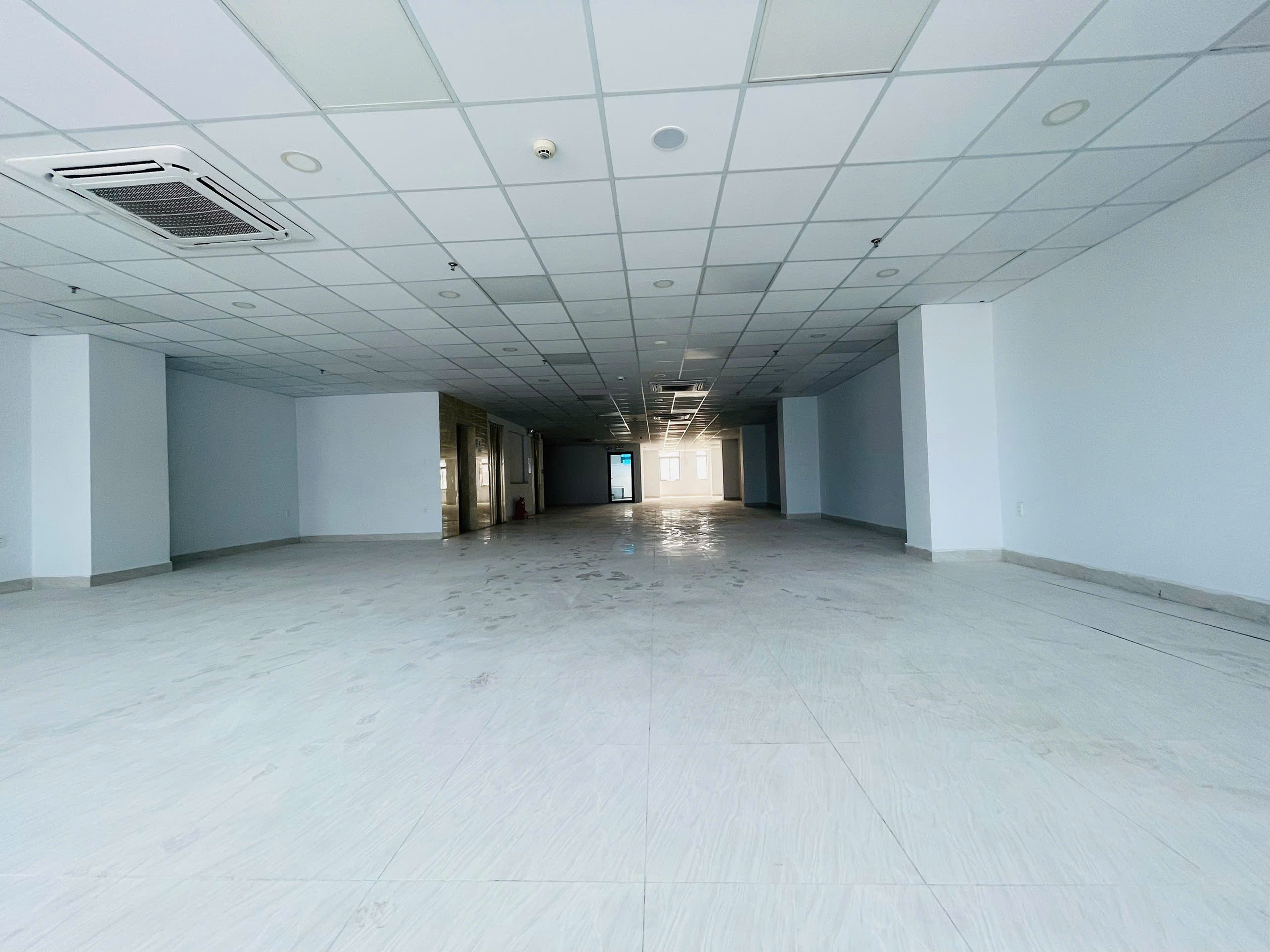 Tòa nhà cho thuê đường Trần Hữu Trang Quận Phú Nhuận
