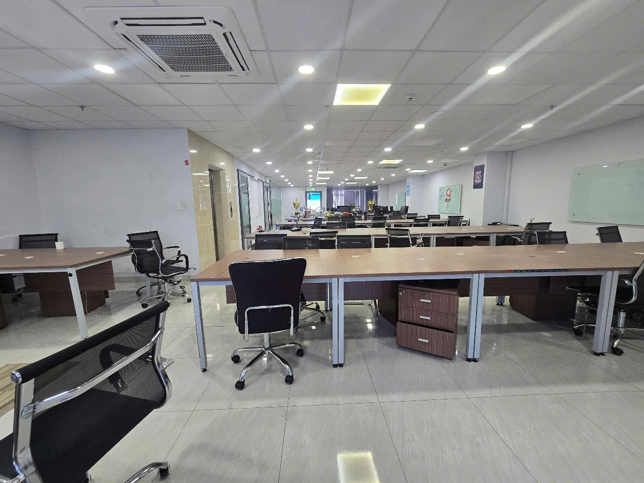 Tòa nhà cho thuê đường Trần Hữu Trang Quận Phú Nhuận