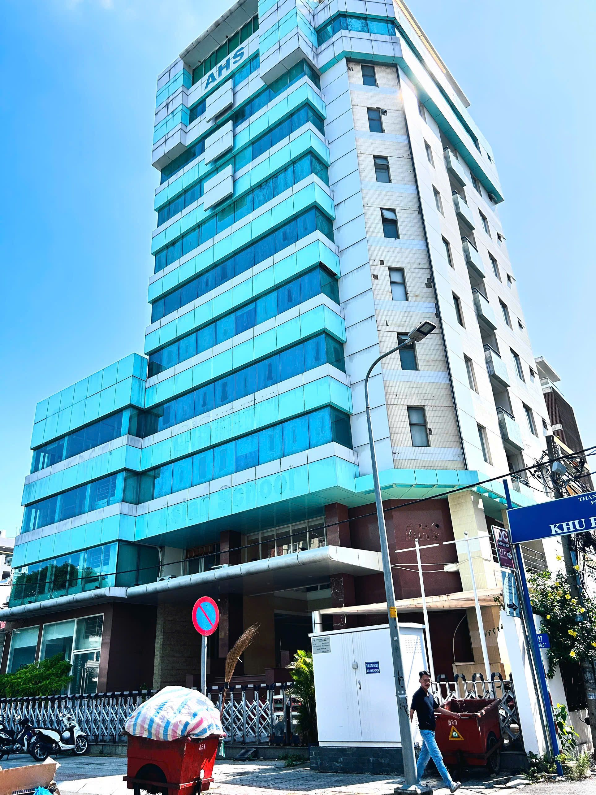 Tòa nhà cho thuê góc 2 mặt tiền 29-31 Trần Nhật Duật Quận 1