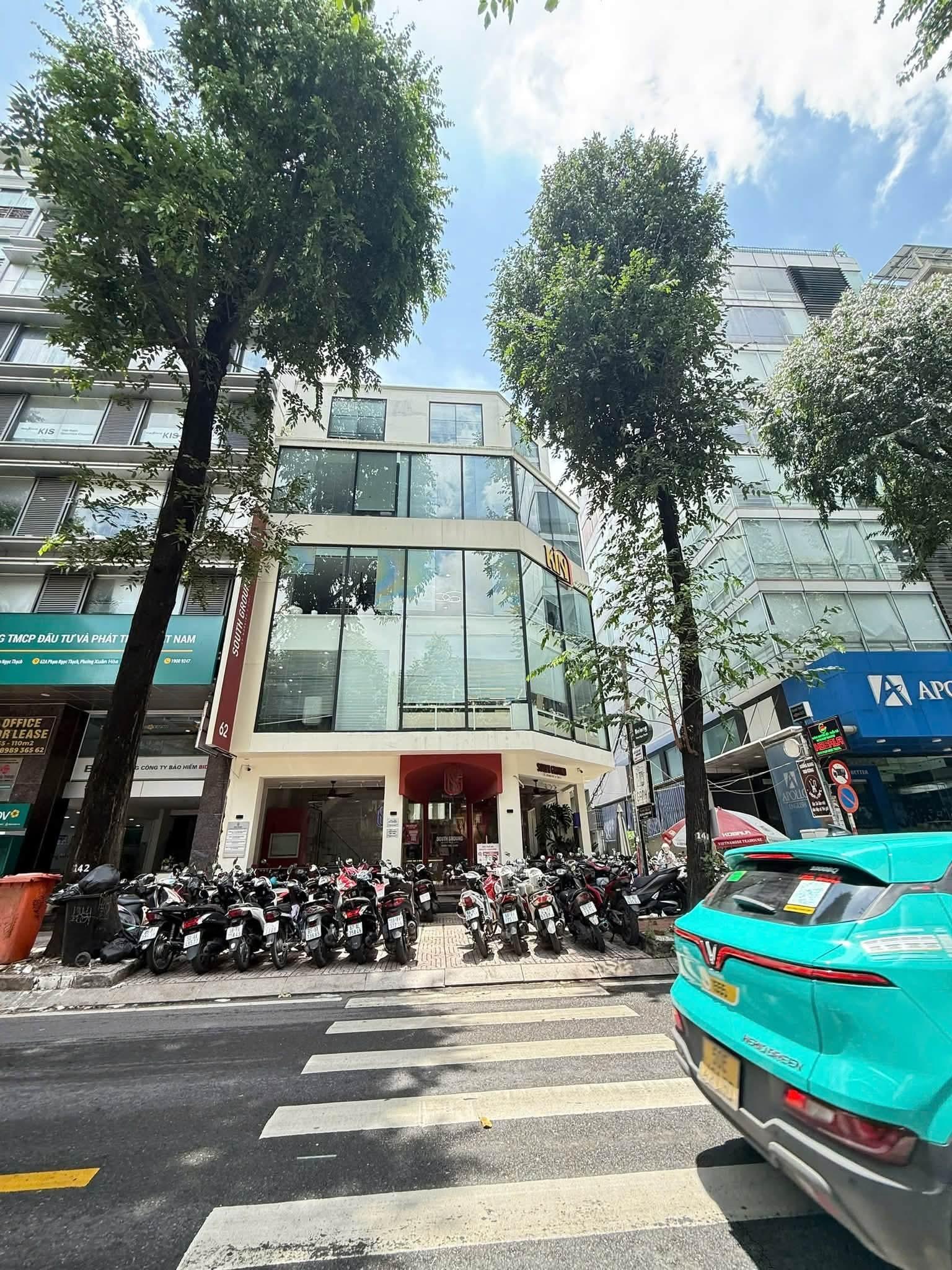Tòa nhà cho thuê góc 2 mặt tiền 62 Phạm Ngọc Thạch Quận 3