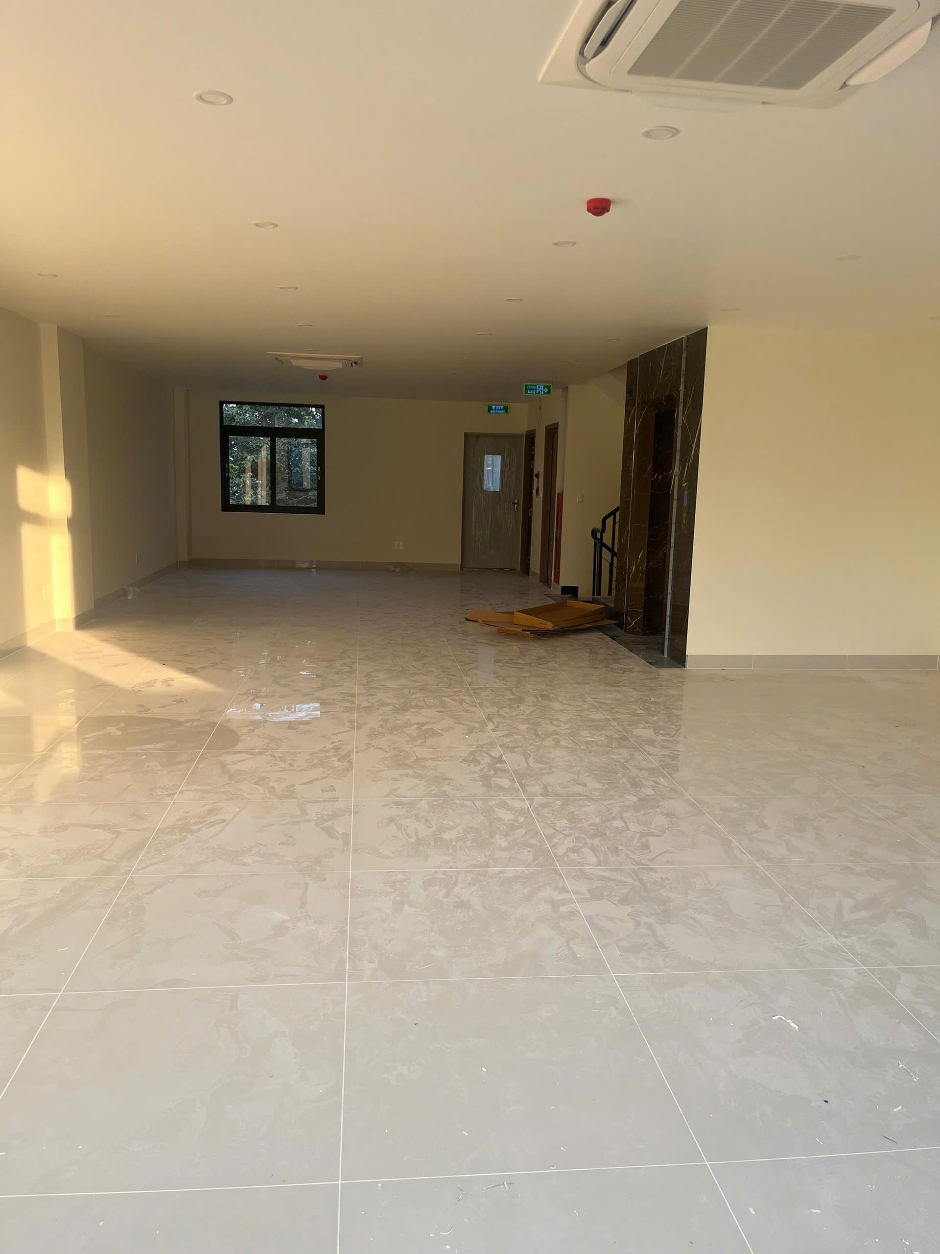 Tòa nhà cho thuê mặt tiền 22 Nguyễn Thanh Sơn Quận 2