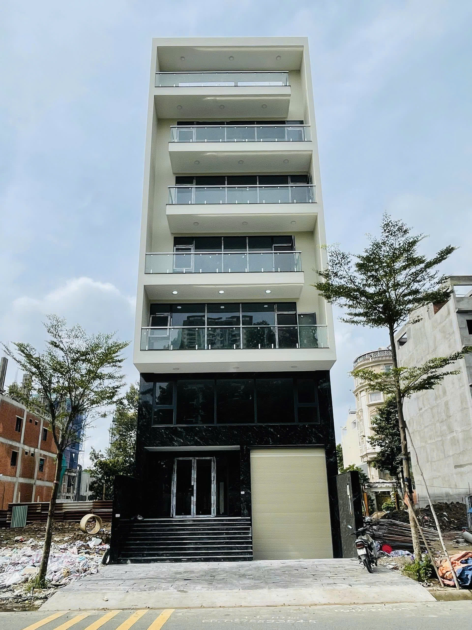 Tòa nhà cho thuê mặt tiền 72 Nguyễn Văn Kỉnh Quận 2