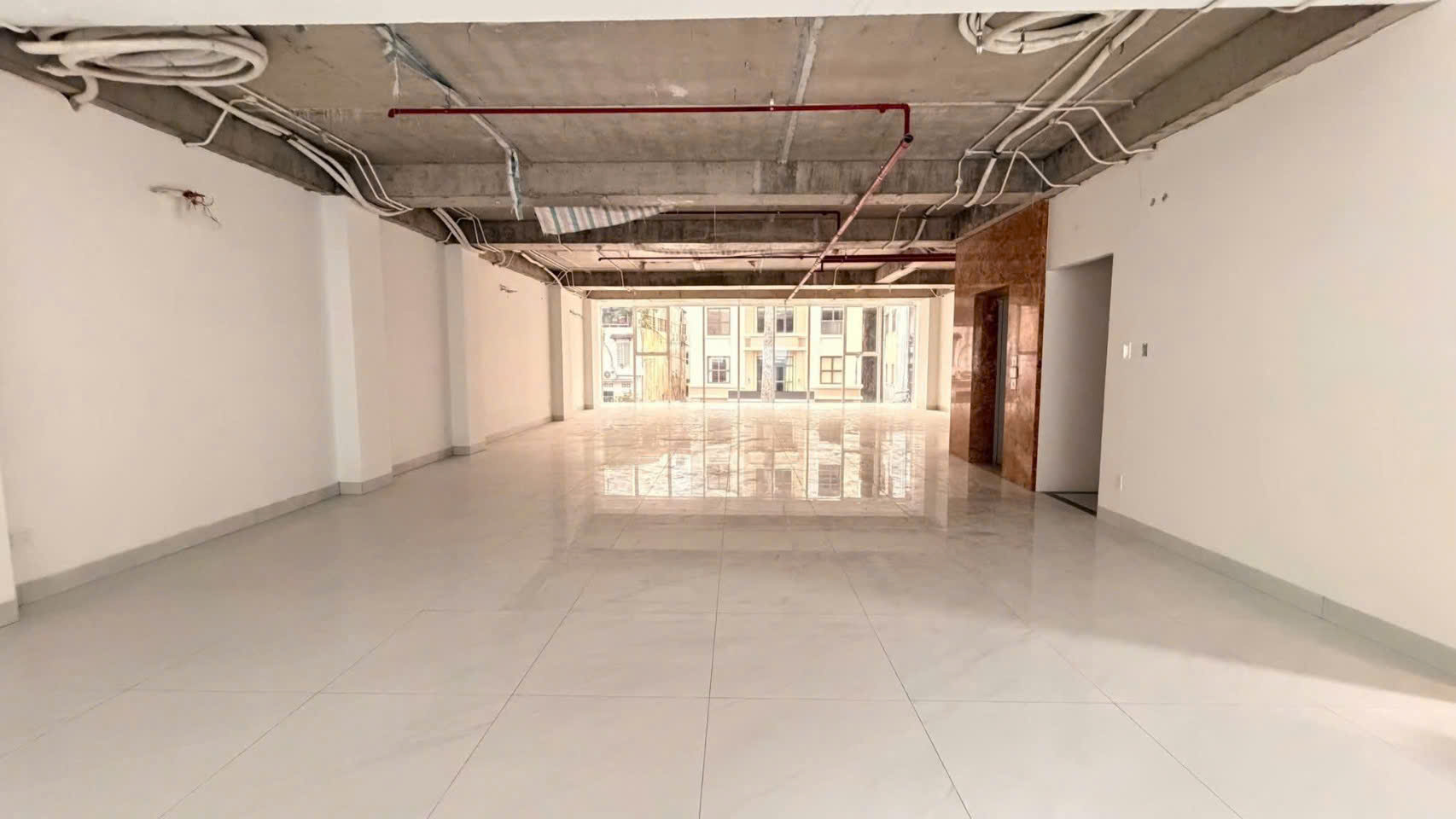Tòa nhà cho thuê mặt tiền đường Trần Quang Khải Quận 1