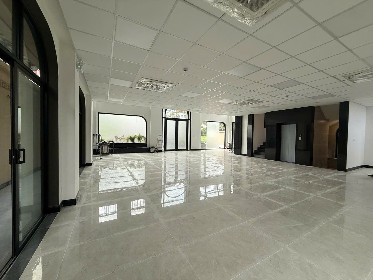 Tòa nhà cho thuê mặt tiền Lê Hiến Mai P. Thạnh Mỹ Lợi Quận 2