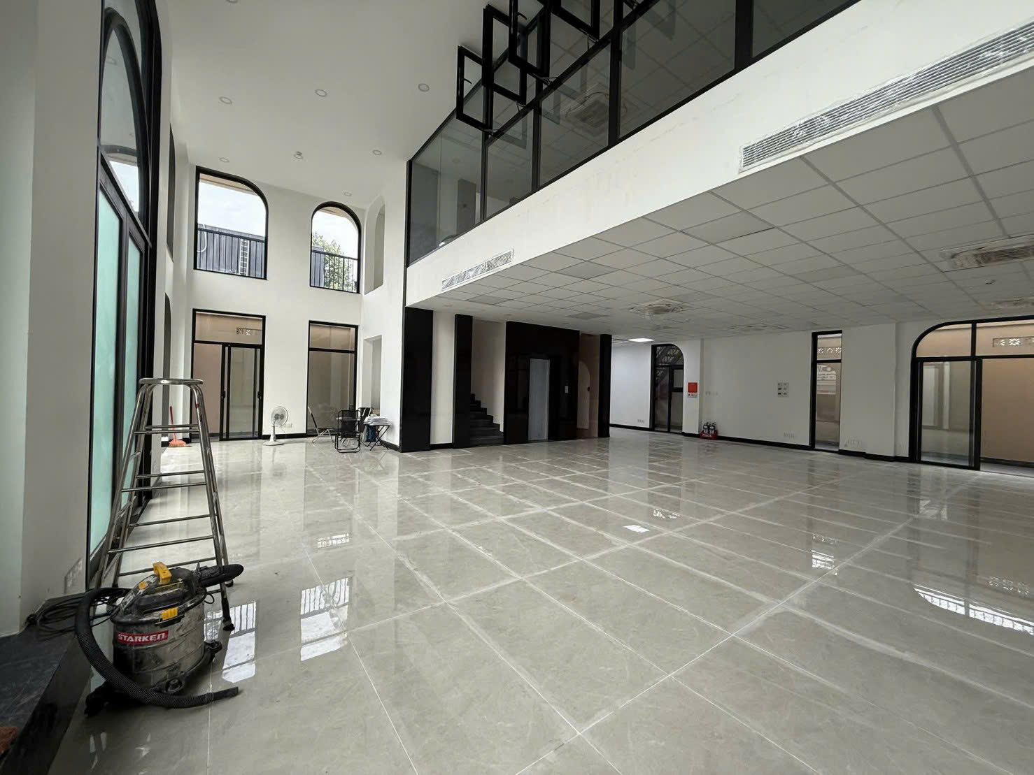 Tòa nhà cho thuê mặt tiền Lê Hiến Mai P. Thạnh Mỹ Lợi Quận 2