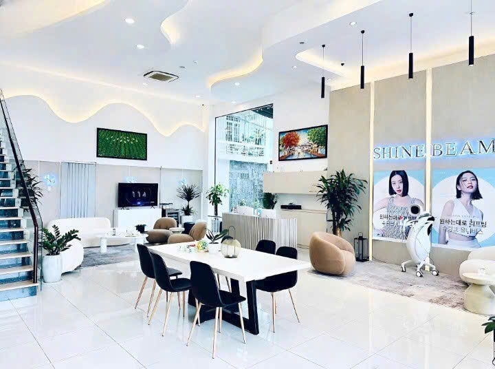 Tòa nhà văn phòng vị trí đắc địa Nguyễn Thị Minh Khai Quận 1