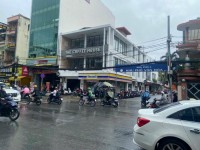 Cho thuê nhà 2 mặt tiền đường Nguyễn Gia Trí (D2)