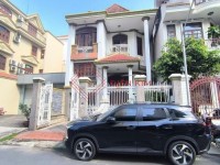 Cho thuê nhà hẻm xe hơi khu biệt thự đường Phổ Quang quận Tân Bình