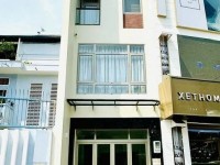 Cho thuê nhà mặt tiền đường Cách Mạng Tháng 8 quận 1