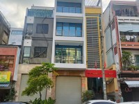 Cho thuê nhà mặt tiền đường Nguyễn Văn Giai Quận 1