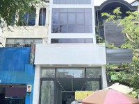 Cho thuê nhà mặt tiền đường Cách Mạng Tháng 8 quận Tân Bình