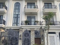 Bán tòa nhà đường Nguyễn Hoàng diện tích: 7x18m trệt 3 lầu sân thượng