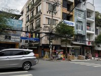 Bán tòa nhà mặt tiền đường Đinh Bộ Lĩnh diện tích: 4,2x21m 5 tầng 1 tum