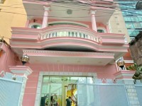 Cho thuê nhà mặt tiền đường Cách Mạng Tháng 8 Quận 1