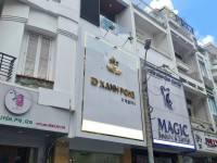 Cho thuê nhà mặt tiền đường Trần Minh Quyền Quận 10