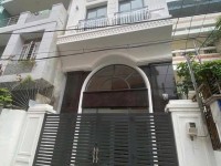 Cho thuê nhà nguyên căn hẻm xe hơi đường Trần Bình Trọng quận Bình Thạnh